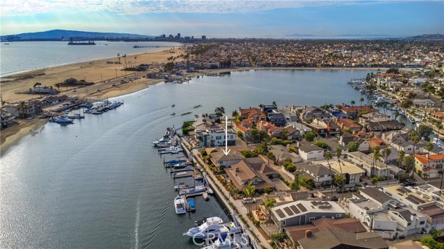 Detail Gallery Image 10 of 58 For 5585 E Corso Di Napoli, Long Beach,  CA 90803 - 3 Beds | 3 Baths