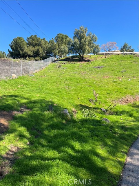 Detail Gallery Image 10 of 22 For 19260 Santa Rosa Mine, Perris,  CA 92570 - 4 Beds | 2 Baths