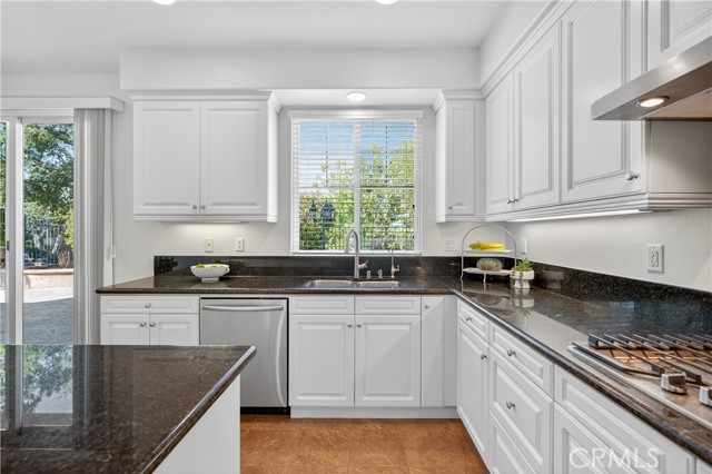 Image 6 of 46 For 26812 Peppertree Drive