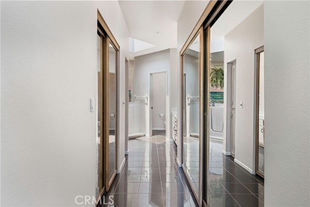 2604 E 20th street, Signal Hill CA: https://media.crmls.org/medias/33557722-4ce2-4581-8e97-db034eca55fe.jpg