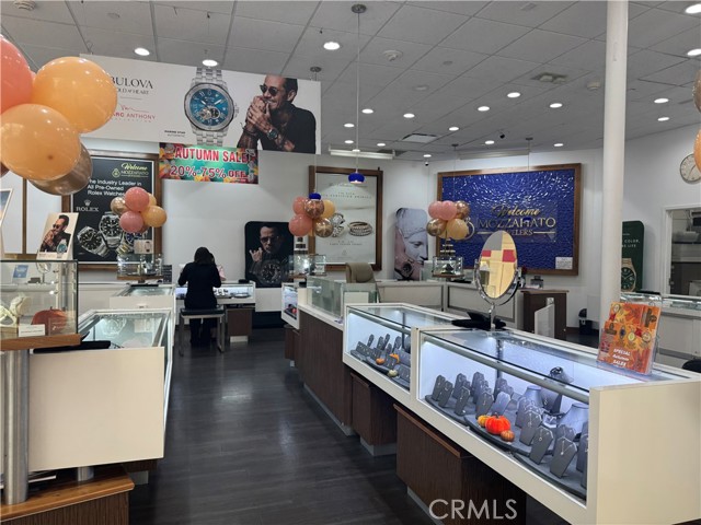 217 Stonewood Street, Downey CA: https://media.crmls.org/medias/3355a0d8-9848-47dc-a23a-41f53e4474ba.jpg