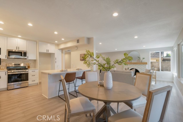 Detail Gallery Image 11 of 28 For 27039 Rio Prado Dr, Valencia,  CA 91354 - 3 Beds | 2 Baths