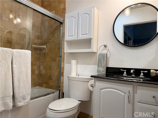 Detail Gallery Image 15 of 17 For 19950 Sherman Way a,  Winnetka,  CA 91306 - 3 Beds | 3/1 Baths