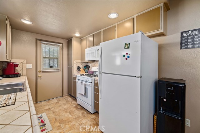 Detail Gallery Image 9 of 27 For 43130 18th St, Lancaster,  CA 93534 - 2 Beds | 2 Baths