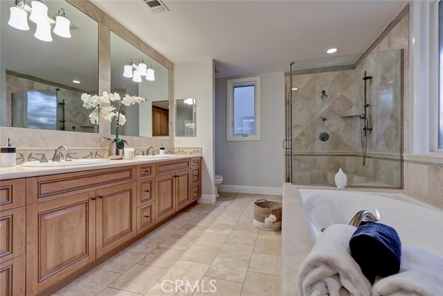 720 10th Street, Hermosa Beach, California 90254, 4 Bedrooms Bedrooms, ,3 BathroomsBathrooms,Residential,Sold,10th,SB21226543