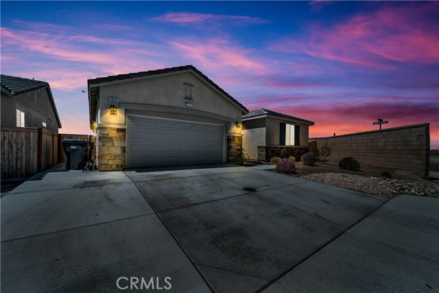 Detail Gallery Image 2 of 38 For 3932 Birchwood Ave, Rosamond,  CA 93560 - 4 Beds | 3 Baths