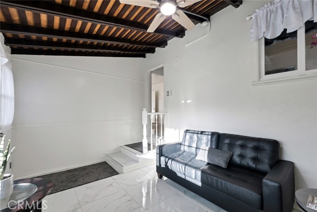 Detail Gallery Image 16 of 37 For 1527 N Avon St, Burbank,  CA 91505 - 4 Beds | 1 Baths