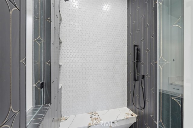 Detail Gallery Image 27 of 45 For 617 N Irena Ave #C,  Redondo Beach,  CA 90277 - 5 Beds | 3/1 Baths