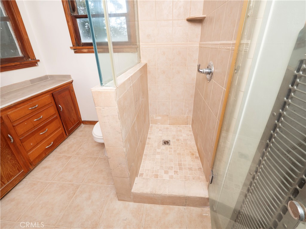 https://media.crmls.org/medias/33578ecb-294f-4e7d-a824-8c502edca497.jpg?preset=X-Large