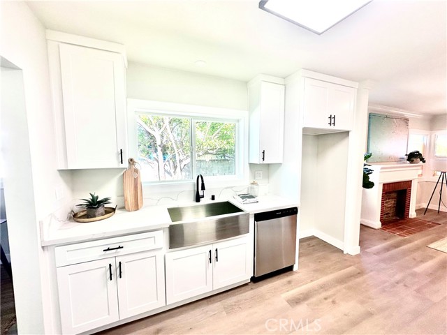 13723 Pinney Street, Pacoima CA: https://media.crmls.org/medias/3357b06d-d40b-4a50-b34a-90a8ad01d5cd.jpg