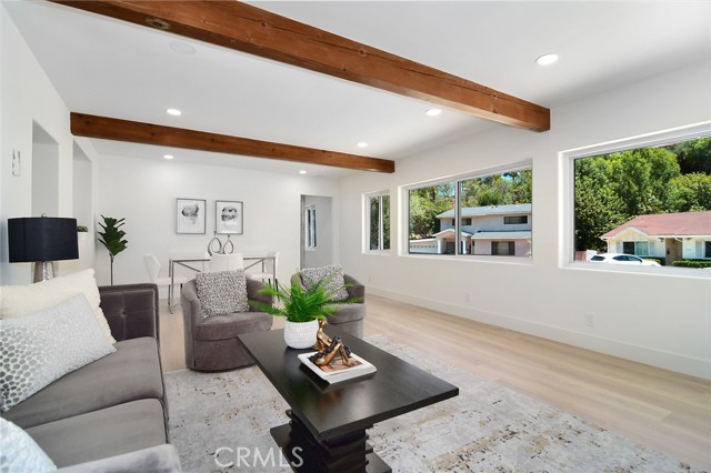 Detail Gallery Image 53 of 65 For 22284 Avenue San Luis, Woodland Hills,  CA 91364 - 6 Beds | 5/1 Baths