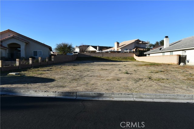 Detail Gallery Image 2 of 13 For 14167 Polly Ct, Helendale,  CA 92342 - – Beds | – Baths