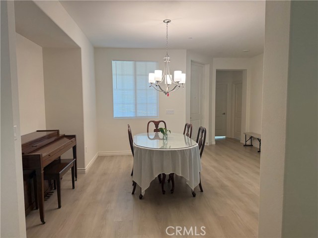 Detail Gallery Image 2 of 8 For 11157 Canyon Cove St, Victorville,  CA 92392 - 4 Beds | 2/1 Baths