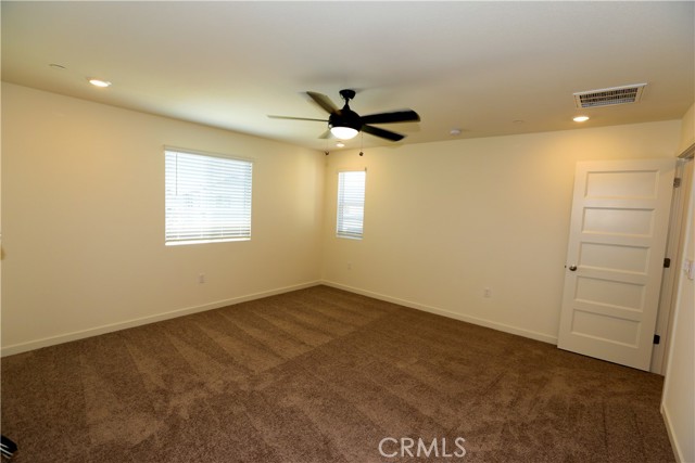 Detail Gallery Image 10 of 17 For 8017 Pikeminnow Way, Sacramento,  CA 95832 - 5 Beds | 3 Baths