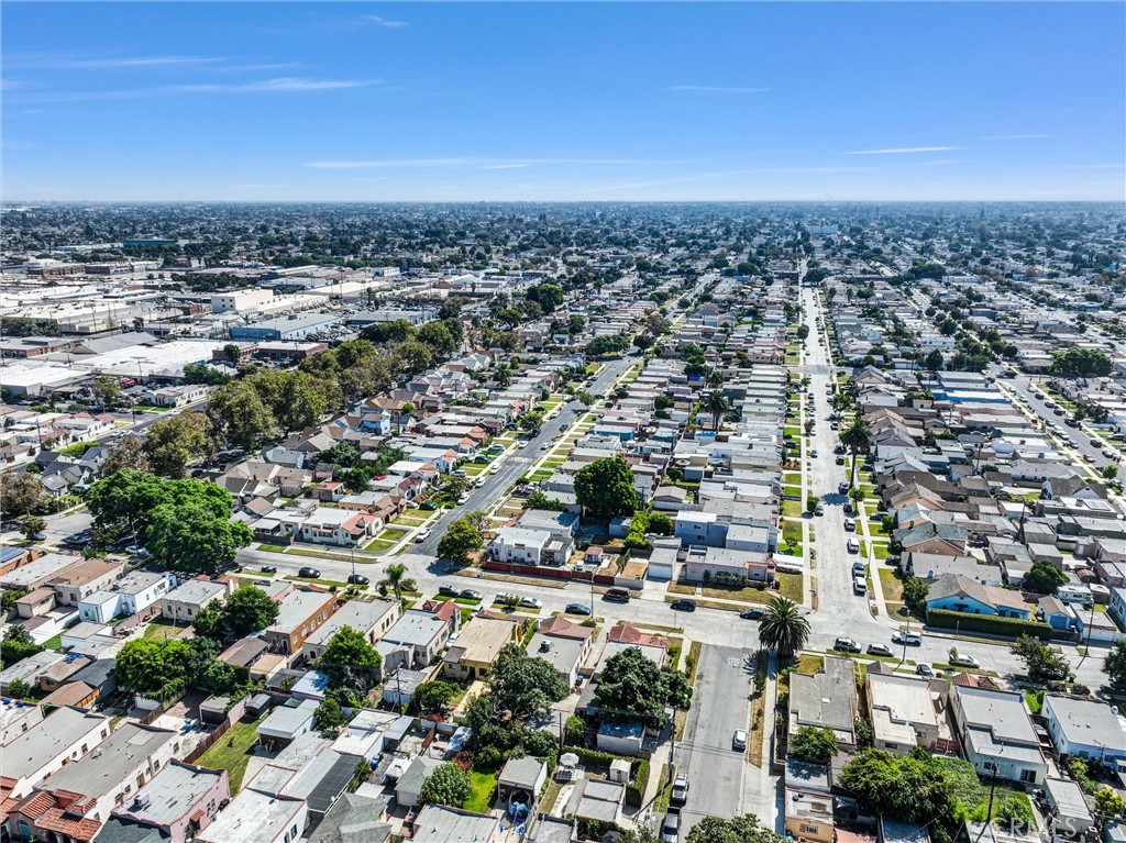 https://media.crmls.org/medias/33595444-670d-4aea-bb16-9af2cb6f6f44.jpg?preset=X-Large