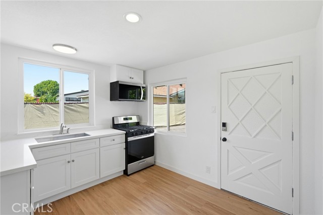 Detail Gallery Image 30 of 44 For 8647 Corbin Ave, Winnetka,  CA 91306 - 5 Beds | 3/1 Baths