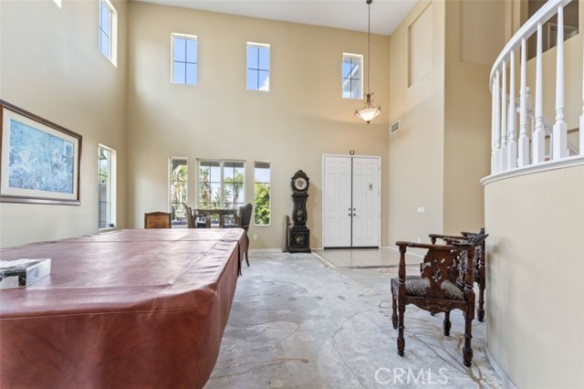 Detail Gallery Image 12 of 35 For 2442 Old Windmill Ct, Riverside,  CA 92503 - 5 Beds | 3/1 Baths