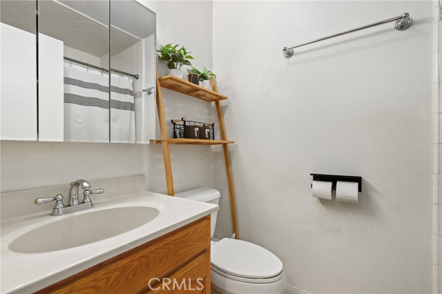 Detail Gallery Image 15 of 26 For 1094 Cabrillo Park a,  Santa Ana,  CA 92701 - 2 Beds | 1/1 Baths