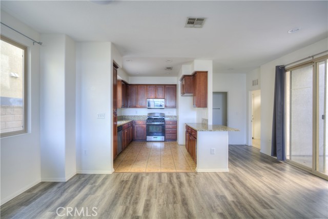 Detail Gallery Image 10 of 42 For 469 Niagara Ct, Corona,  CA 92878 - 4 Beds | 2/1 Baths