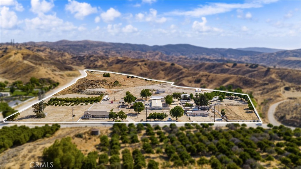 https://media.crmls.org/medias/335b8a58-d17b-41df-92e6-aeca8cb664c7.jpg?preset=X-Large