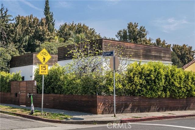 Detail Gallery Image 1 of 47 For 5228 De Longpre Ave, Los Angeles,  CA 90027 - 2 Beds | 2 Baths