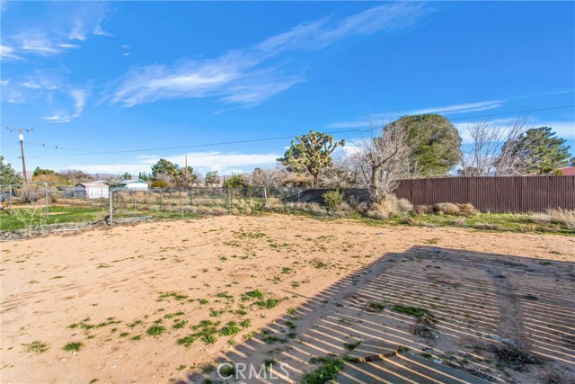 Detail Gallery Image 33 of 45 For 13447 Iroquois Rd, Apple Valley,  CA 92308 - 4 Beds | 3 Baths