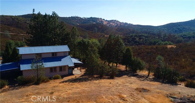 4943 Yaqui Gulch Road, Mariposa CA: https://media.crmls.org/medias/335dbcc8-0fdc-4cb6-8d1e-c4e8c5b64c5a.jpg