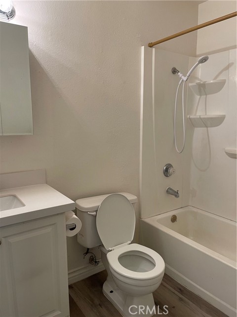 Detail Gallery Image 6 of 8 For 760 N Adele St #3,  Orange,  CA 92867 - 2 Beds | 1/1 Baths