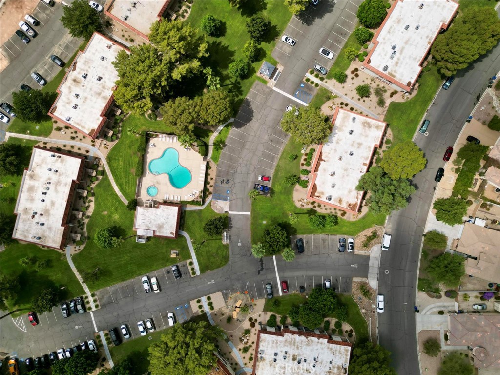 https://media.crmls.org/medias/335eb0d5-d932-4c11-9597-08071dc23bf8.jpg?preset=X-Large