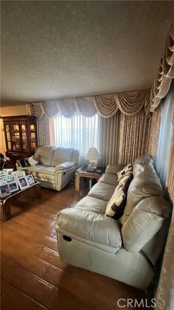 11053 Elmcrest St, El Monte CA: https://media.crmls.org/medias/335f1a8f-f688-442f-b93e-934e2fa89279.jpg