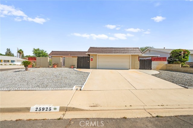 Detail Gallery Image 2 of 56 For 25925 Roanoke Rd, Menifee,  CA 92586 - 3 Beds | 2 Baths