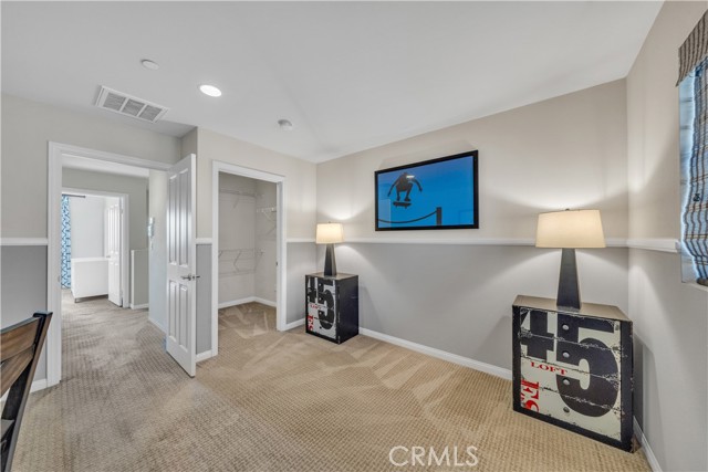 Detail Gallery Image 21 of 26 For 14102 W Chapparel Ln, Van Nuys,  CA 91405 - 2 Beds | 2/1 Baths