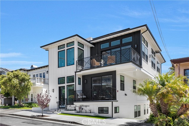 924 17th St, Hermosa Beach CA: https://media.crmls.org/medias/3360ca86-58e3-499f-9371-353e04cf0e5b.jpg