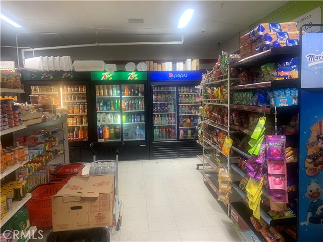20917 Blv Pioneer, Lakewood CA: https://media.crmls.org/medias/3361844d-e656-4024-adde-7d6d6e34c70c.jpg