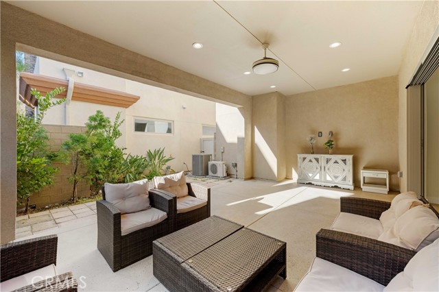 Detail Gallery Image 25 of 70 For 126 Interval, Irvine,  CA 92618 - 5 Beds | 4 Baths