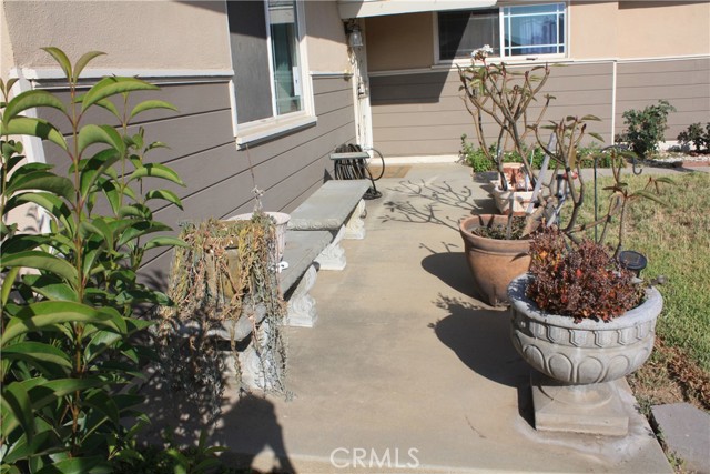 6400 Tournament Drive, Jurupa Valley CA: https://media.crmls.org/medias/3361a2ab-00f1-481e-8ea3-d7d557f05620.jpg