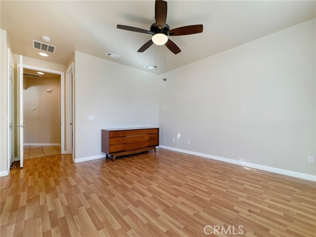 19642 Castle Harbor Court, Apple Valley CA: https://media.crmls.org/medias/3361a604-c1c2-4a49-a022-520c3539dbf2.jpg