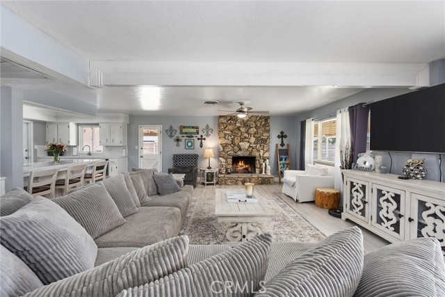 2105 Jason St, Bakersfield CA: https://media.crmls.org/medias/3361f231-7ab2-45fb-8469-c8bc20e0fffd.jpg