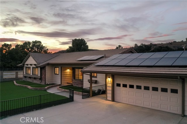 Detail Gallery Image 3 of 60 For 21565 Cleardale St, Newhall,  CA 91321 - 3 Beds | 2/1 Baths