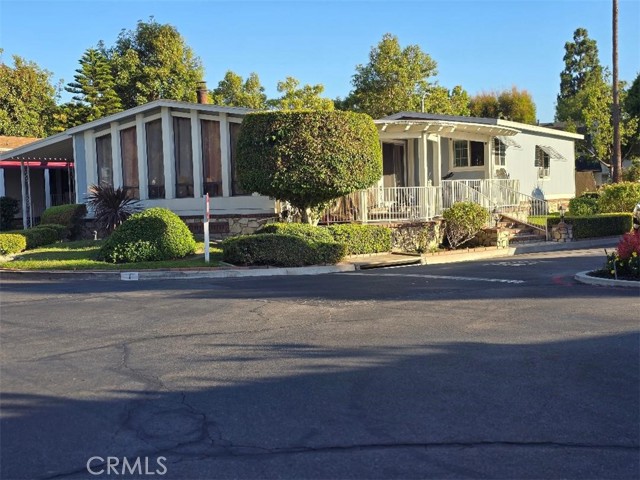 1919 W Coronet Avenue, Anaheim CA: https://media.crmls.org/medias/3362a4d7-3263-4000-bf40-192488a1018e.jpg