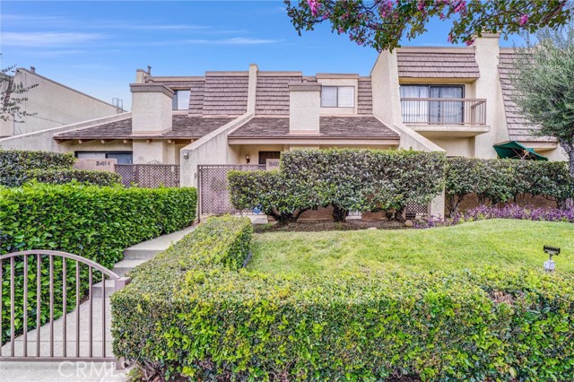 18403 Collins Street, Tarzana CA: https://media.crmls.org/medias/3363b668-4ac4-4788-8ab2-c2c90d1f849d.jpg