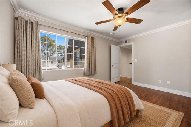 19208 Hamlin Street, 5 photo 6