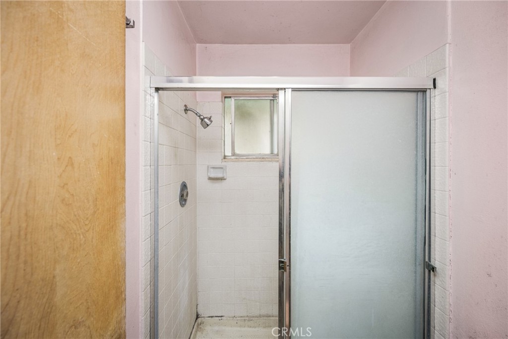 https://media.crmls.org/medias/33640567-6bc6-431a-a89f-1368285e7946.jpg?preset=X-Large