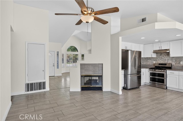 Detail Gallery Image 16 of 39 For 25307 Avenida Chagres, Hemet,  CA 92544 - 4 Beds | 2 Baths