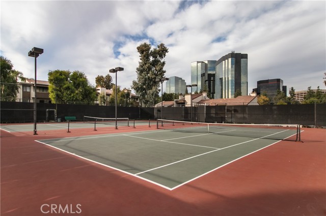 Detail Gallery Image 25 of 29 For 21500 Califa St #97,  Woodland Hills,  CA 91367 - 2 Beds | 2 Baths