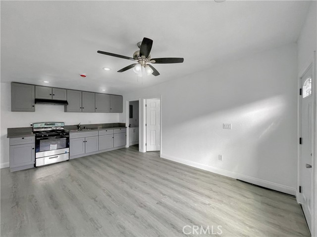 Detail Gallery Image 1 of 11 For 10407 3/4 S Hoover St, Los Angeles,  CA 90044 - 3 Beds | 1 Baths