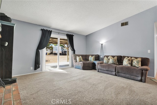 Detail Gallery Image 10 of 36 For 16445 Joshua St, Hesperia,  CA 92345 - 4 Beds | 2 Baths