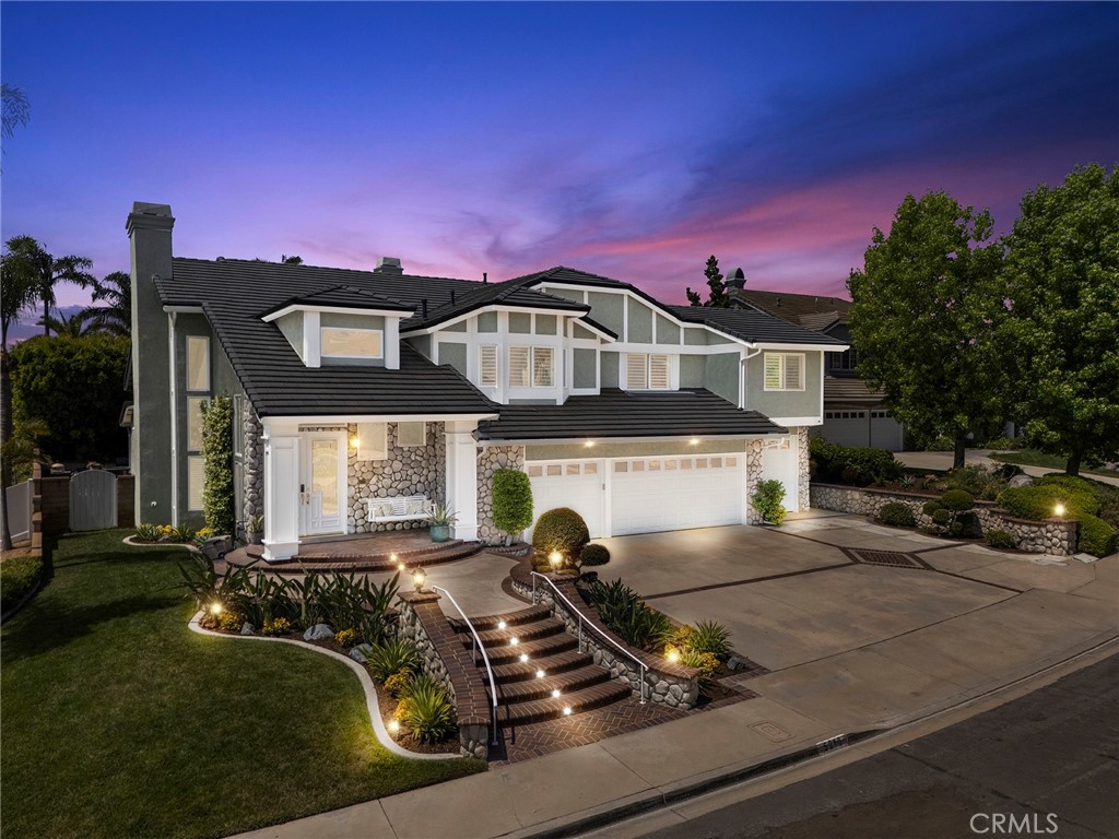 5210 Avenida De Kristine