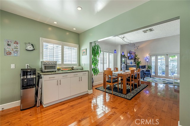 Detail Gallery Image 26 of 53 For 14156 Califa, Sherman Oaks,  CA 91401 - 3 Beds | 2 Baths