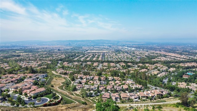 31 Prairie, Irvine CA: https://media.crmls.org/medias/33664353-9974-4606-b673-8848e5e28375.jpg